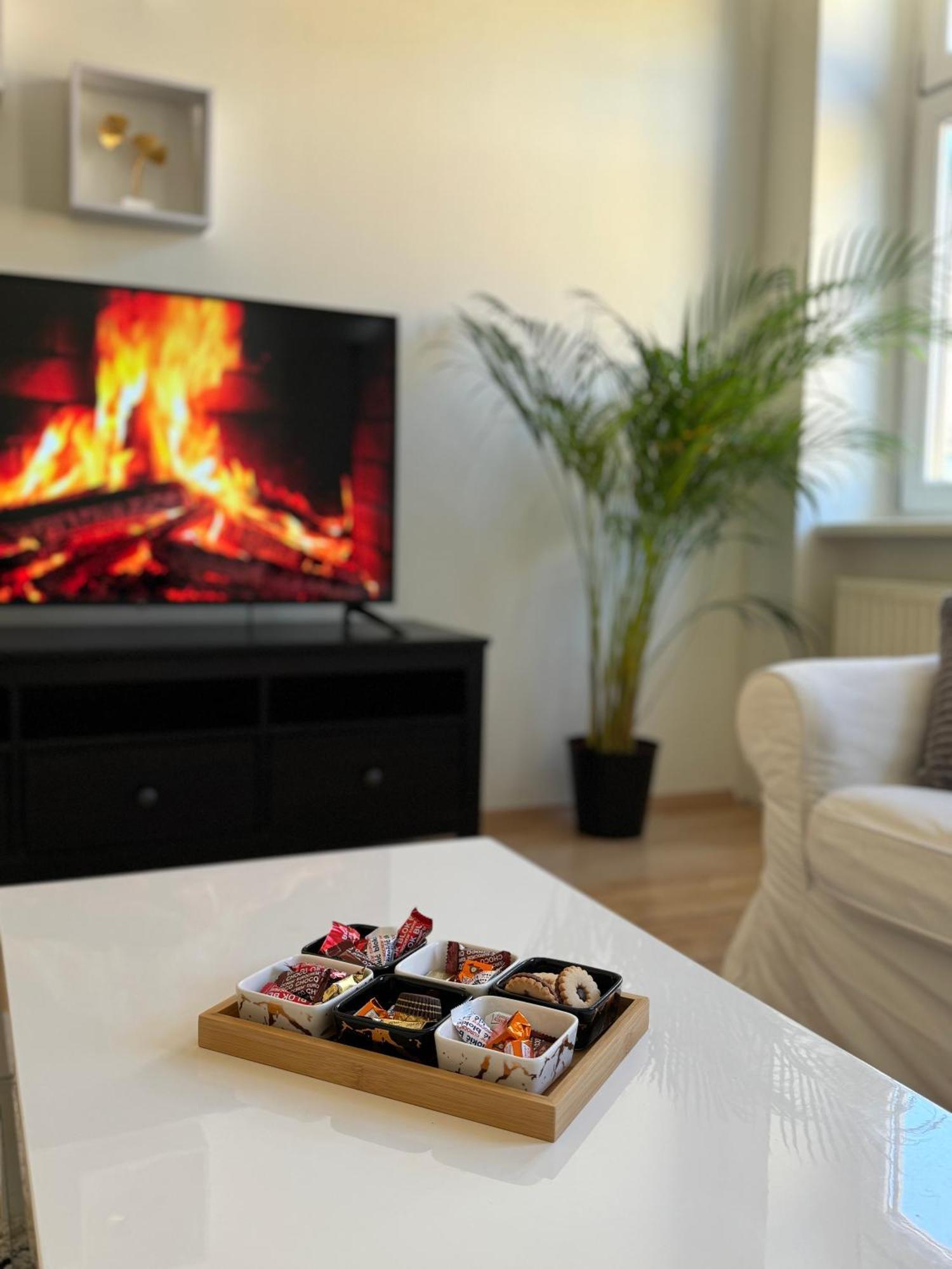 Charmante Zentral Gelegene Wohnung Wina Bagian luar foto